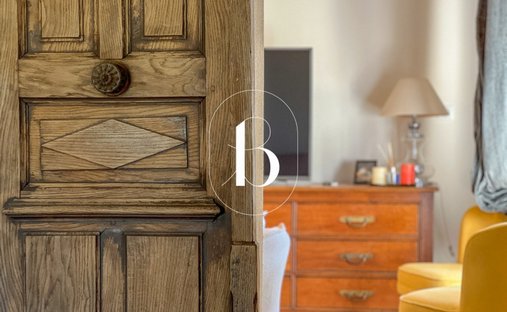 Sale Of Château Uzes, 295m² 11 Rooms €1,700,000 With Terrace