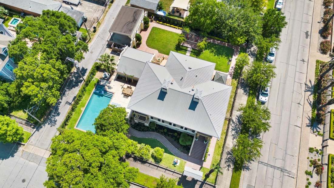 House in Galveston, Texas, United States 4 - 16891932
