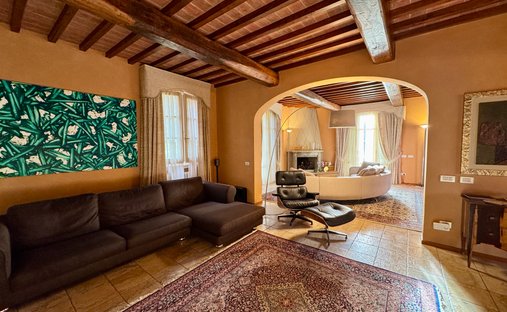 Castle for Sale in Lesa, Italy