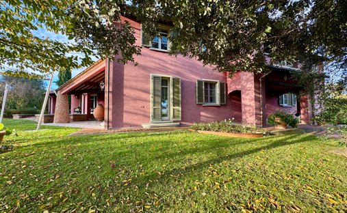 Castle for Sale in Lesa, Italy