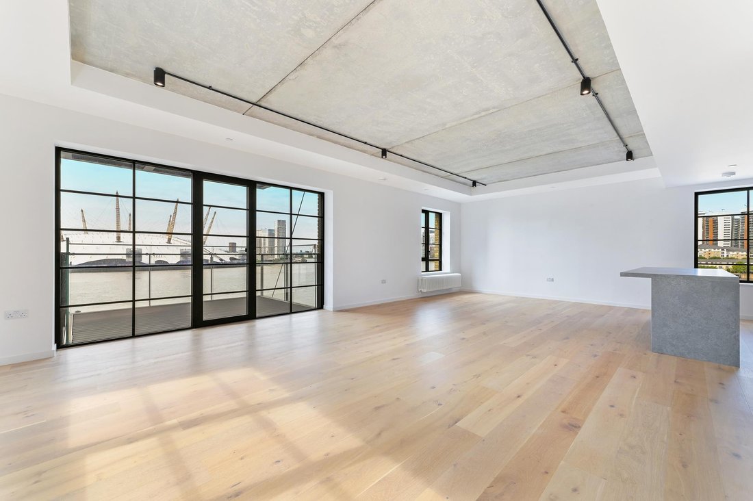 Apartment in Canning Town, Newham, England 1 - 16890869