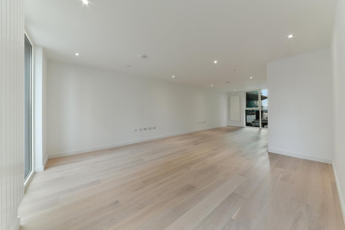 Townhouse in Victoria Docks, Newham, England 3 - 16891470