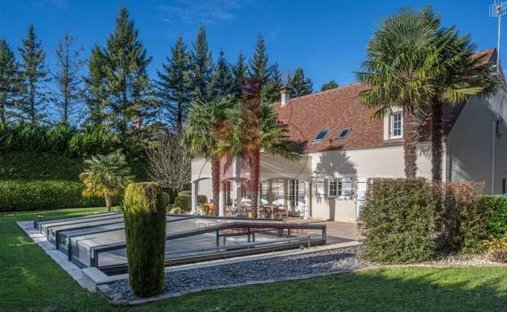 Castle for Sale in Samoreau, Île-de-France, France