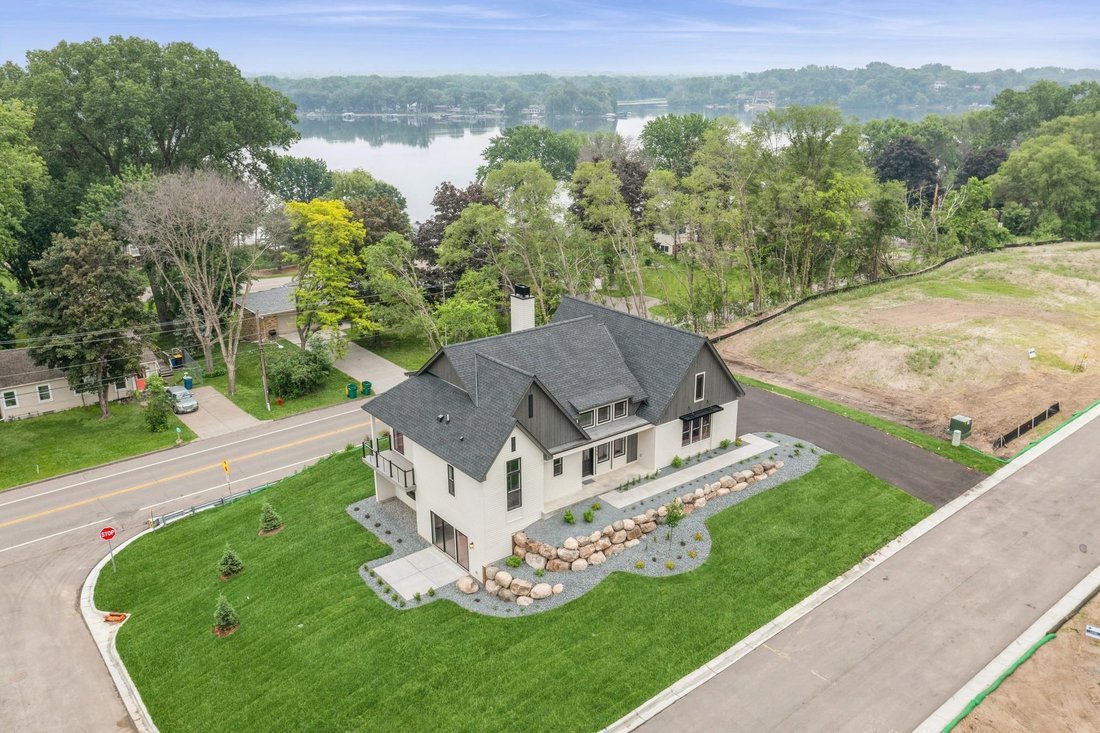 House in Little Canada, Minnesota, United States 4 - 16891464