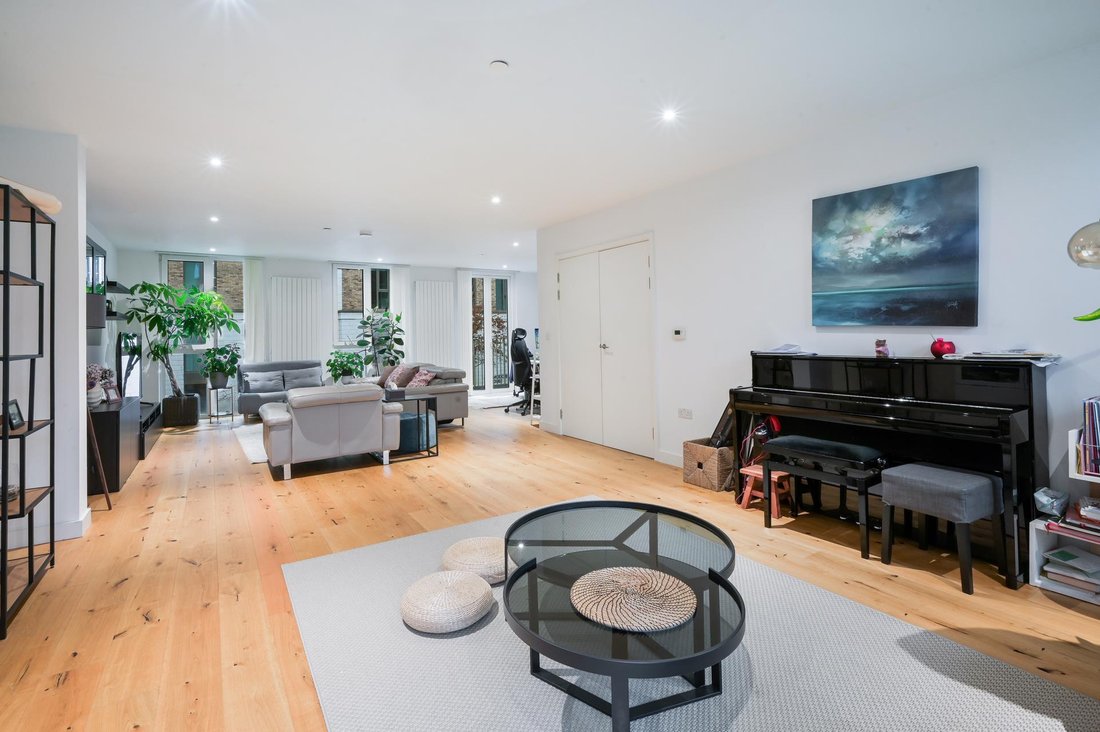 Townhouse en Victoria Docks, Newham, Inglaterra 1 - 16890922