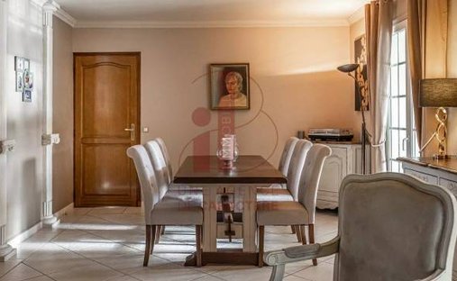 Castle for Sale in Samoreau, Île-de-France, France