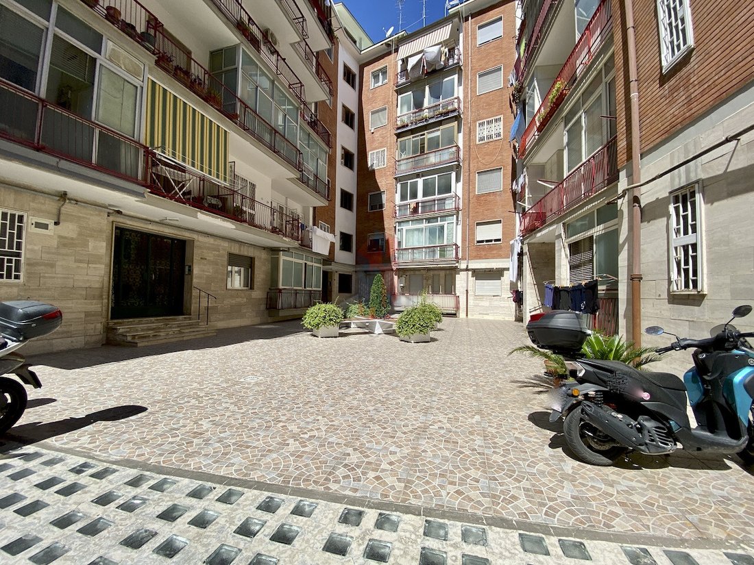 Apartment in Vomero, Naples, Campania 4 - 16894280
