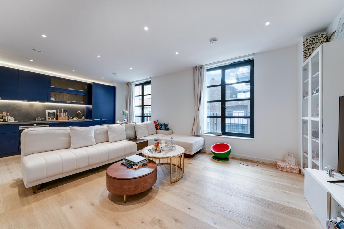 Townhouse in Canning Town, Newham, England 2 - 16891221