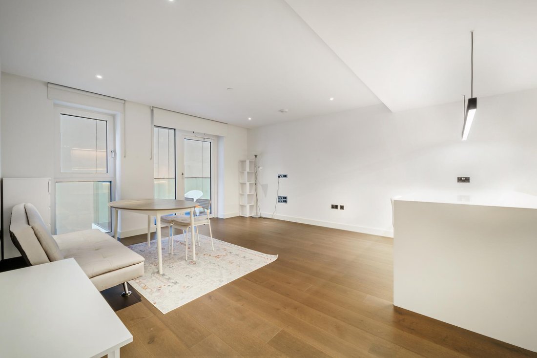 Apartment in White City, Hammersmith and Fulham, England 2 - 16891484