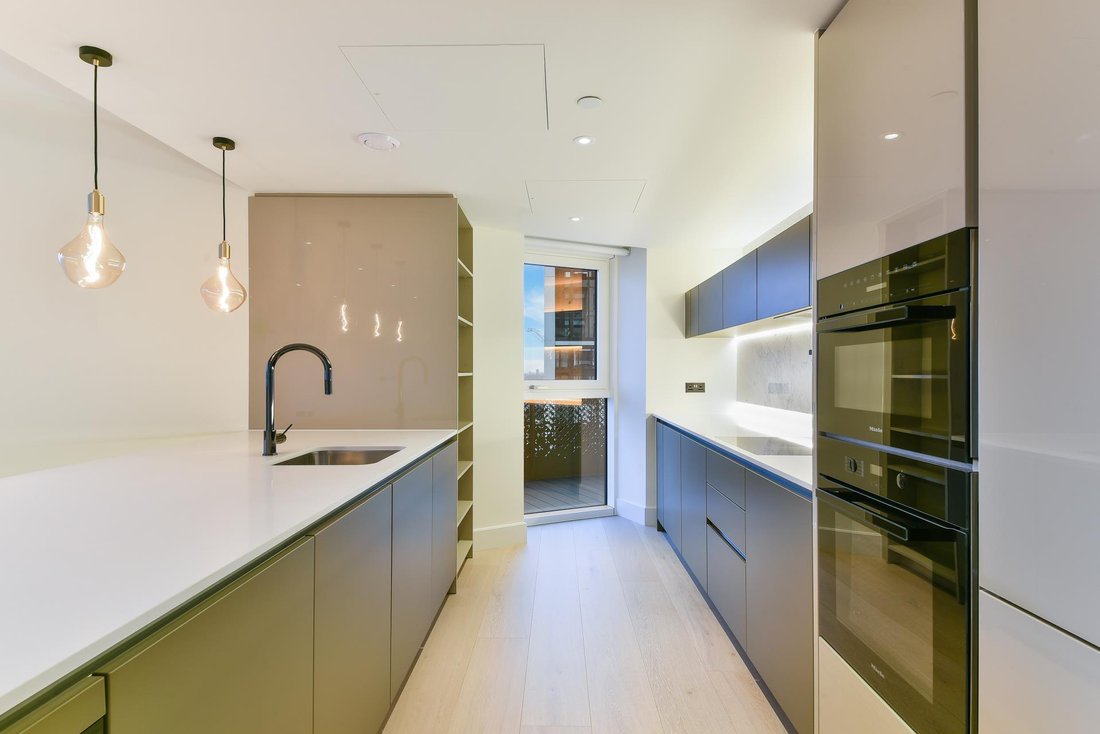 Apartment in White City, Hammersmith and Fulham, England 4 - 16890854