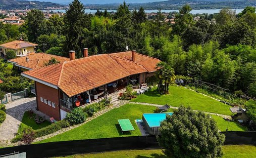 Villa in Arona, Piemont, Italien 1