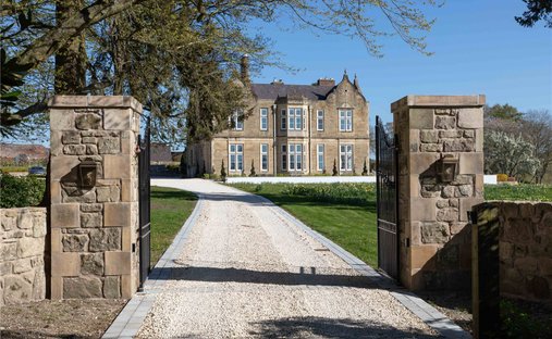 House in Craignant, Morda, England 1