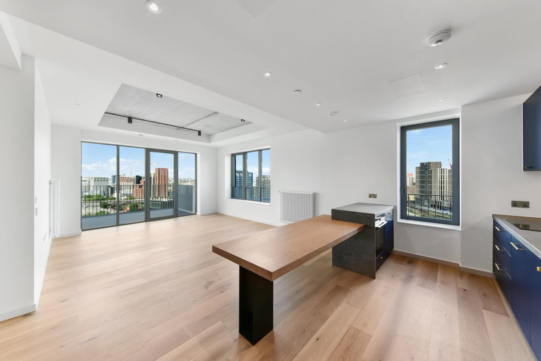 Apartment in Canning Town, Newham, England 1 - 16890859