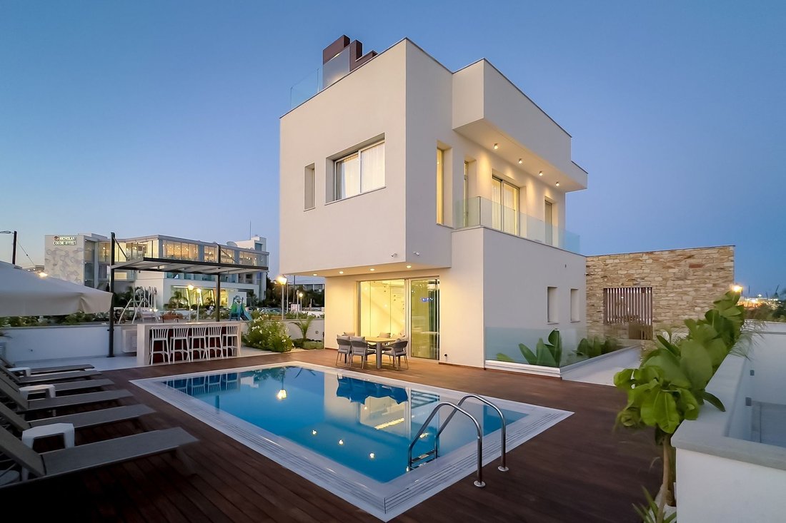 Villa in Ayia Napa, Cyprus 1 - 16890752