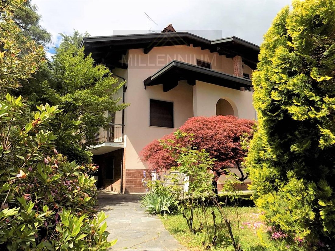 Villa in Arona, Piedmont, Italy 1 - 16892965