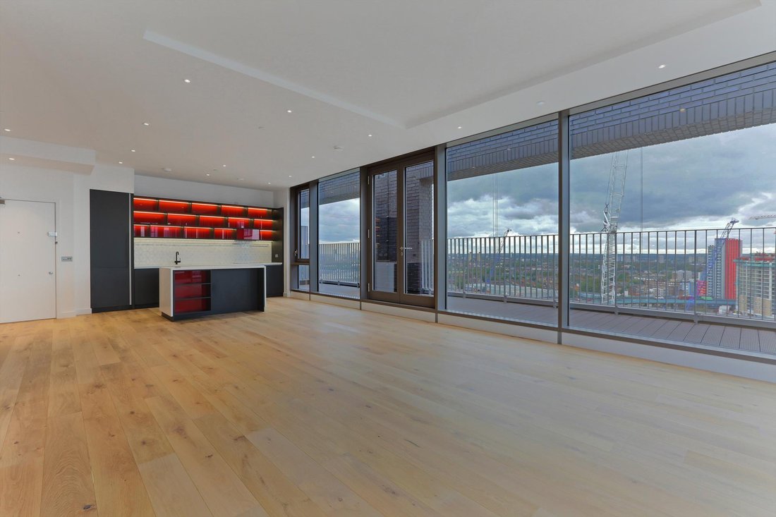 Penthouse in Canning Town, Newham, England 1 - 16891238