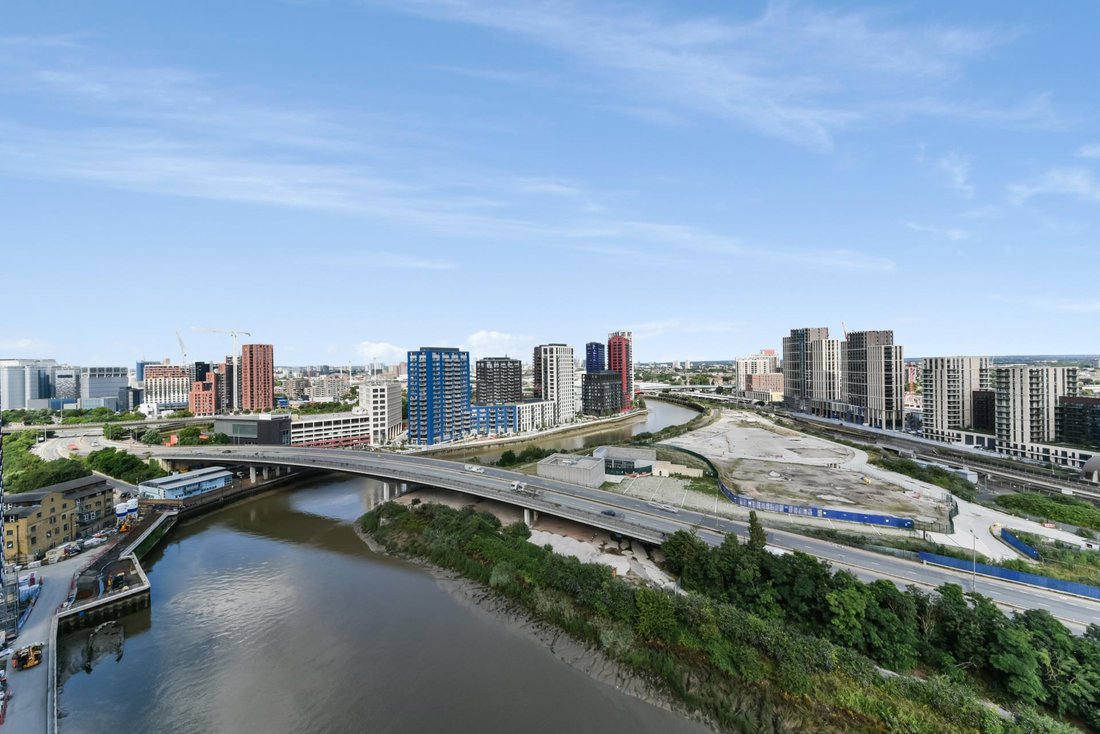 Apartment in Canning Town, Newham, England 5 - 16890859