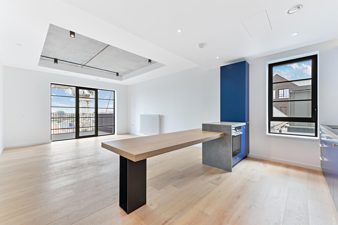 Apartment in Canning Town, Newham, England 1 - 16891079