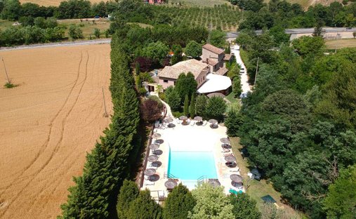 Casa de Campo en Cantiano, Marcas, Italia 1