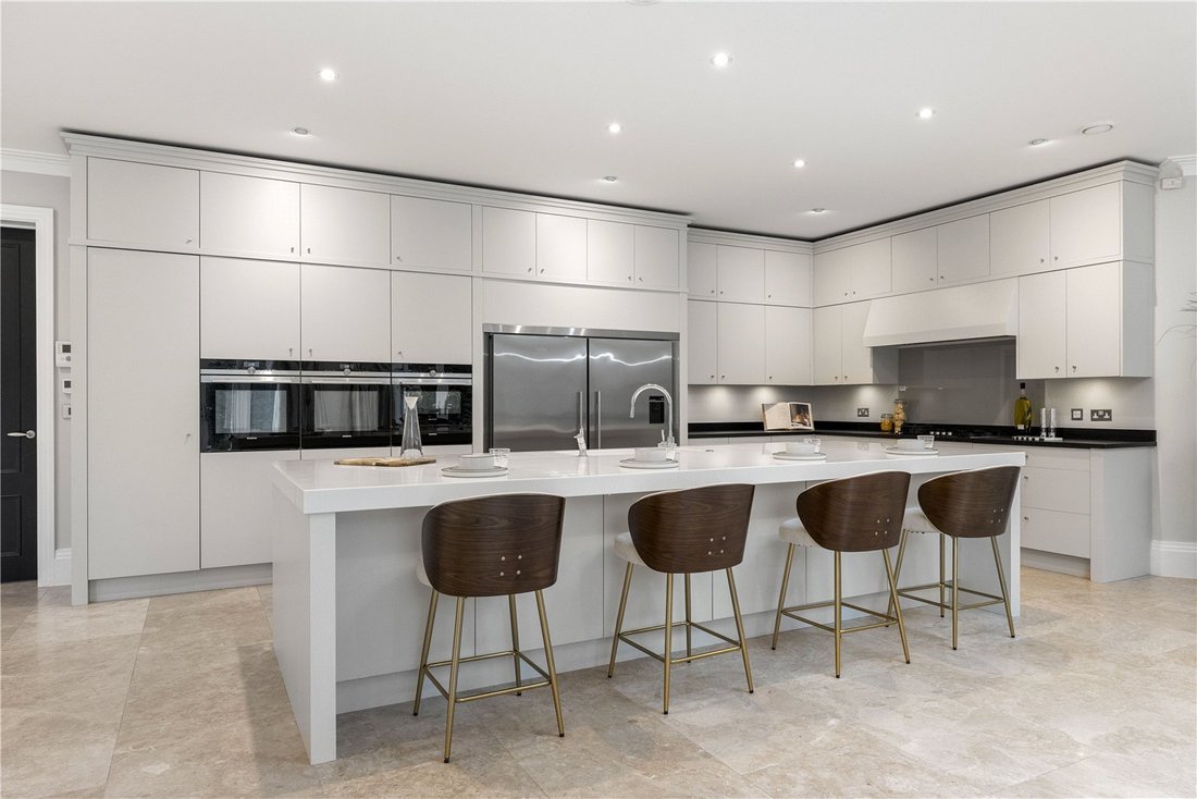 House in Sunningdale, England 5 - 14741784