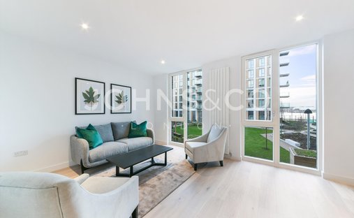 Townhouse in Victoria Docks, Newham, England 1
