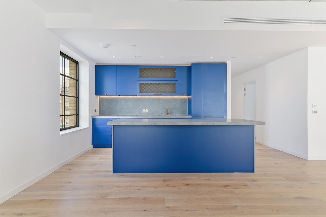 Apartment in Canning Town, Newham, England 2 - 16890869