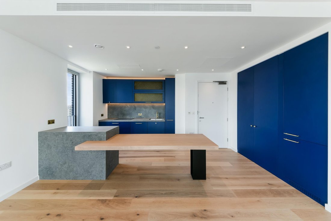 Apartment in Canning Town, Newham, England 2 - 16890859