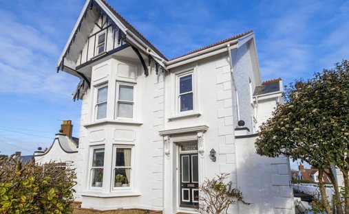 House in England 1