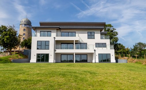 House in England 1