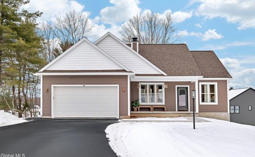 House in Brunswick, New York, United States 1