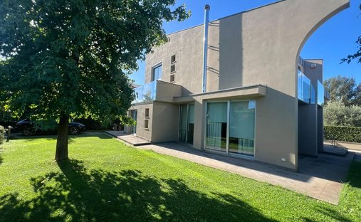 Castle for Sale in Tuscany, Italy