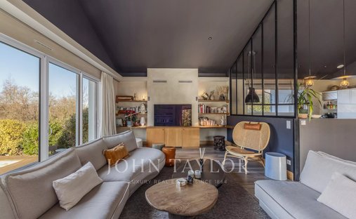 Propriété D'exception Avec 2 Maisons Indépendantes, Piscine Et Jardin Paysager