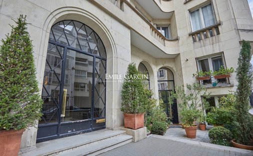 Castle for Sale in Paris, Île-de-France, France