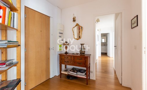 Castle for Sale in Paris, Île-de-France, France