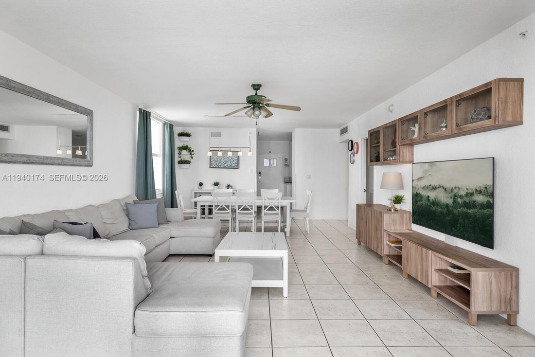 Condo in Miami Beach, Florida, United States 5 - 16895767