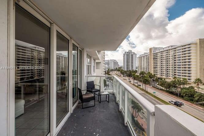 Condo in Miami Beach, Florida, United States 4 - 16895767