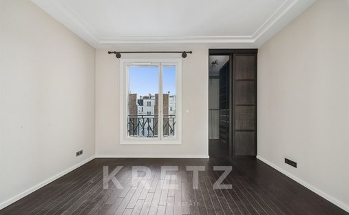 Castle for Sale in Paris, Île-de-France, France