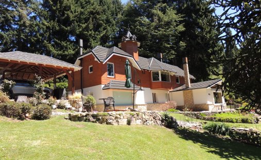 House in Villa Llao Llao, Río Negro, Argentina 1