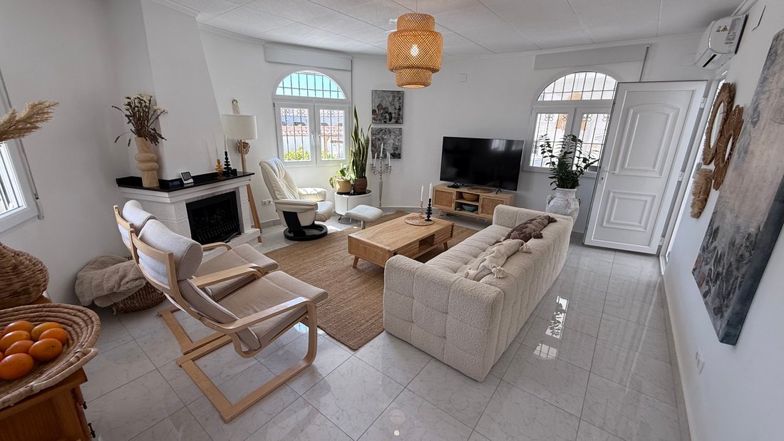 Chalet in Torrevieja, Valencian Community, Spain 5 - 16896356