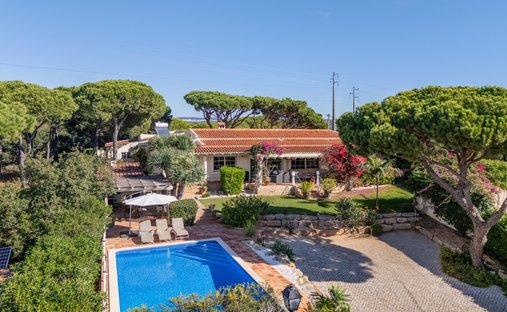 Villa in Quarteira, Algarve, Portugal 1