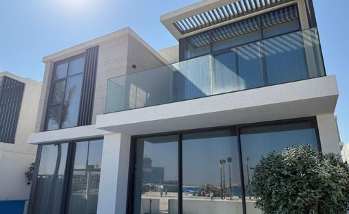Villa in Al Jazirah Al Hamra, Ras al Khaimah, United Arab Emirates 1