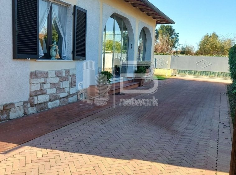 Villa in Marina di Massa Centro, Massa, Italy 1 - 16898119