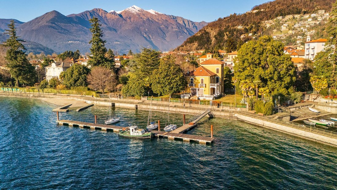 Villa in Maccagno con Pino e Veddasca, Lombardy, Italy 2 - 16669939