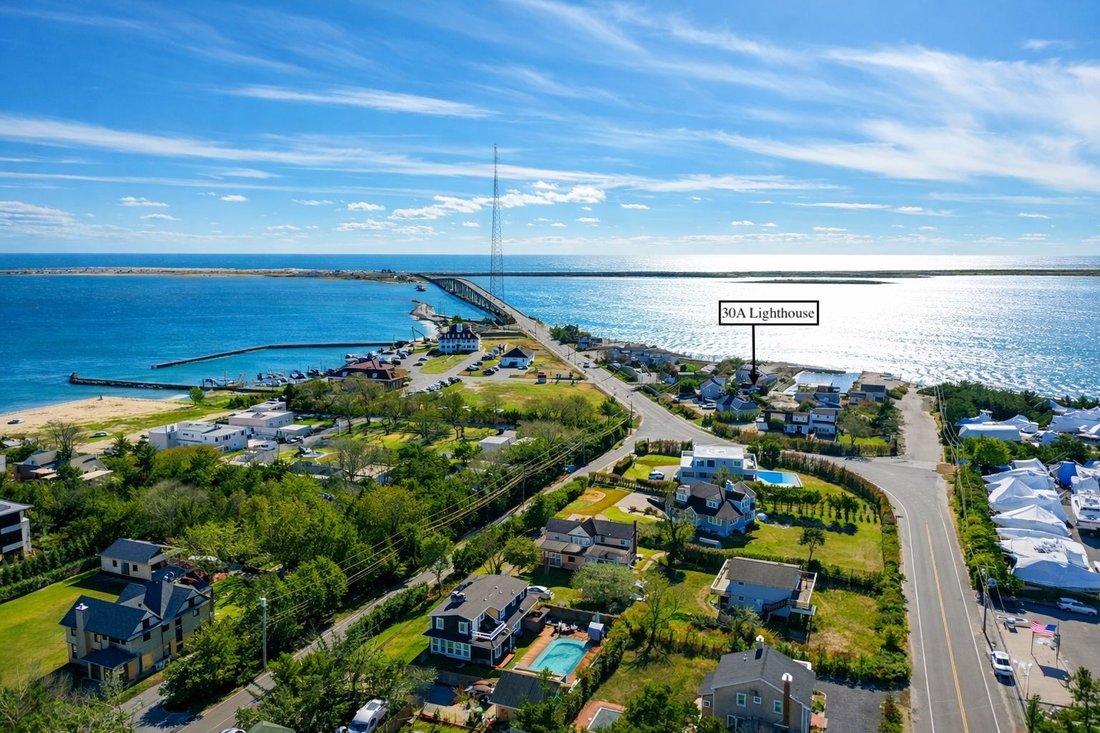 Hampton Bays, New York, United States 1 - 16900997