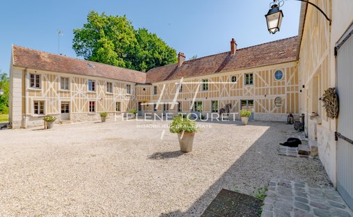 Castle for Sale in Chantilly, Hauts-de-France, France