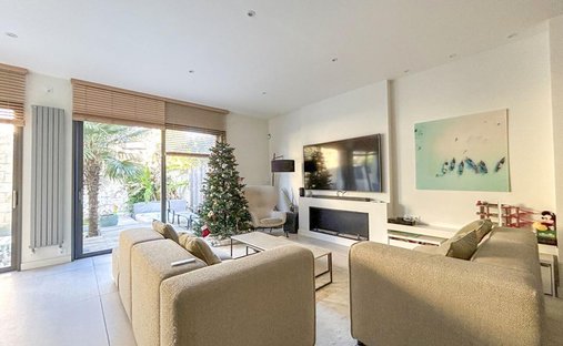 Cocumont Magnificent 18th Century Chateau 700m² On 11 Hectares, Swimming Pool With View