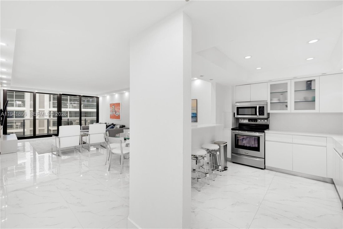 Condo in Bal Harbour, Florida, United States 2 - 16901340