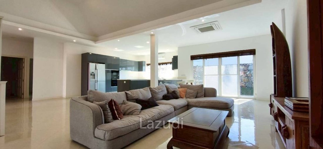 Villa in Pong, Chon Buri, Thailand 2 - 16899130