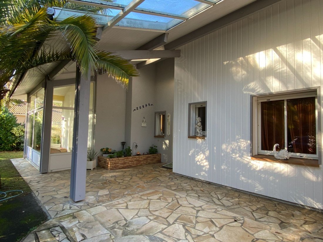 Villa in Seignosse, Nouvelle-Aquitaine, France 1 - 16838453