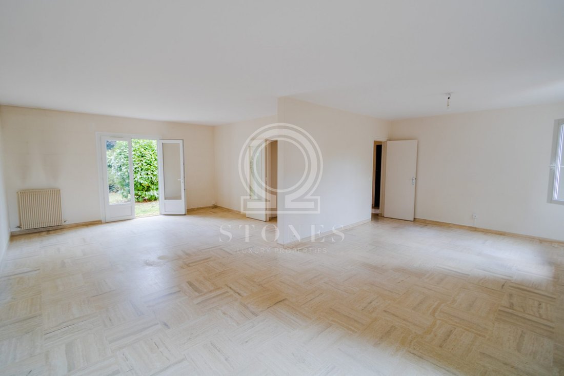 House in Marly-le-Roi, Ile-de-France, France 1 - 16902284